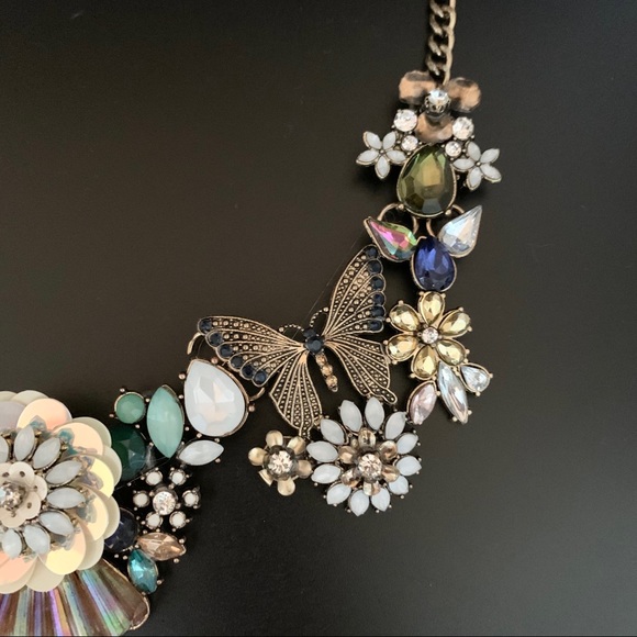 Flower Butterfly Necklace - Picture 5 of 10